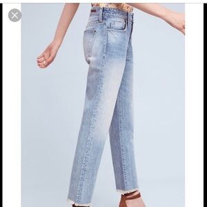 NWOT Pilcro and the Letter Press Hyphen Medium rise Frayed Jeans Size / 29.